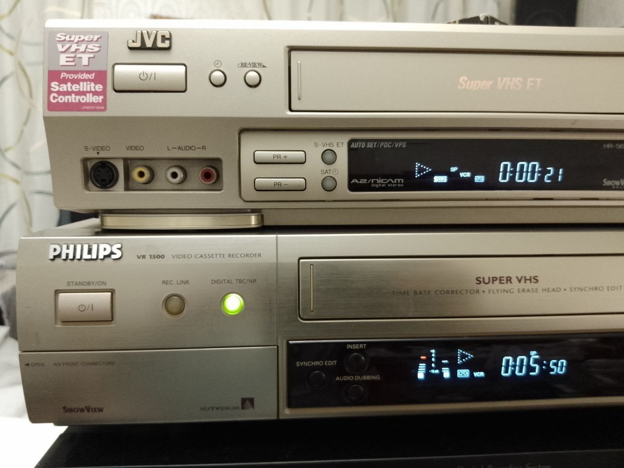 Видеомагнитофон Super VHS PHILIPS VR 1500