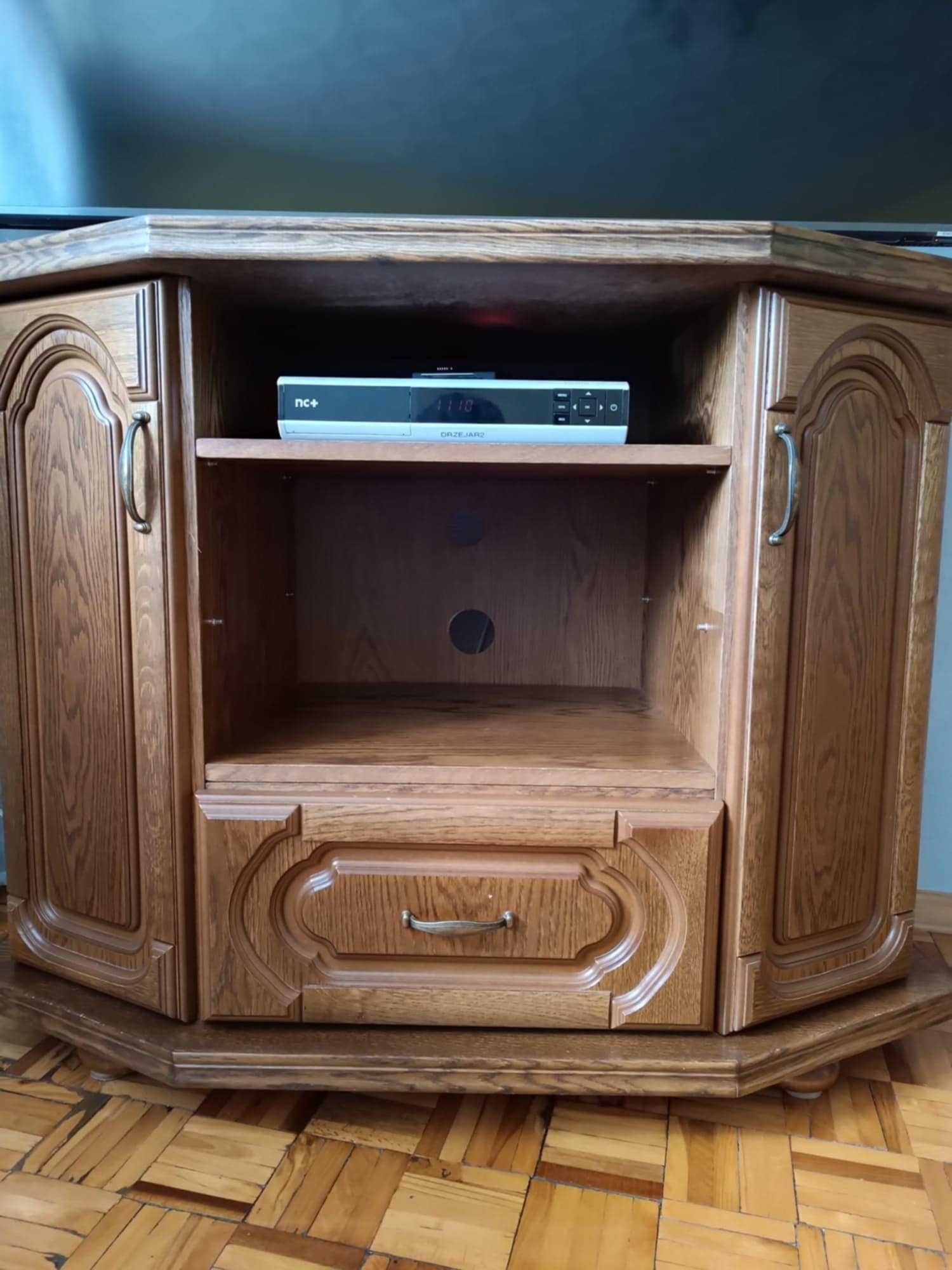 Stolik pod telewizor