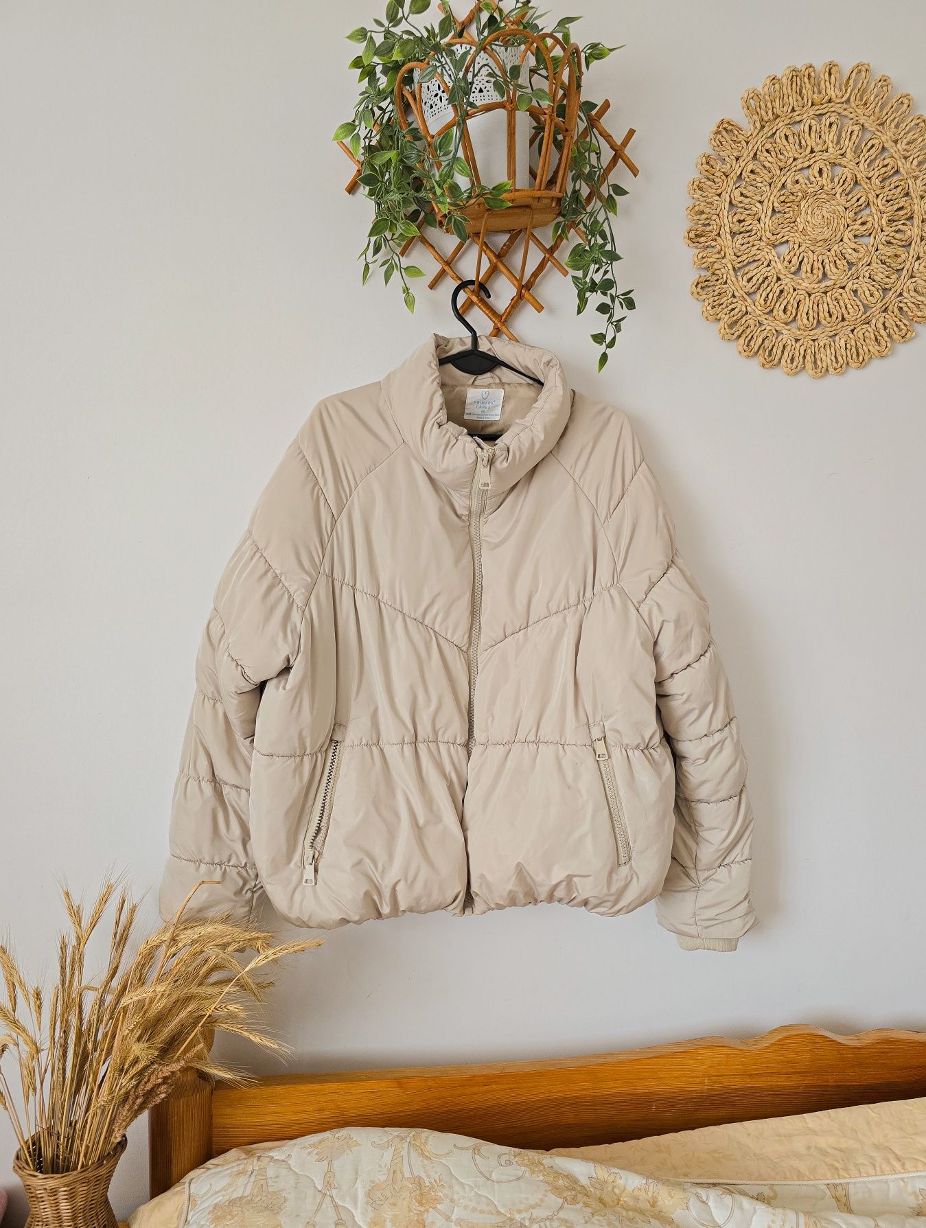 Pikowana kremowa beżowa oversize kurtka puffer zimowa jesienna primark