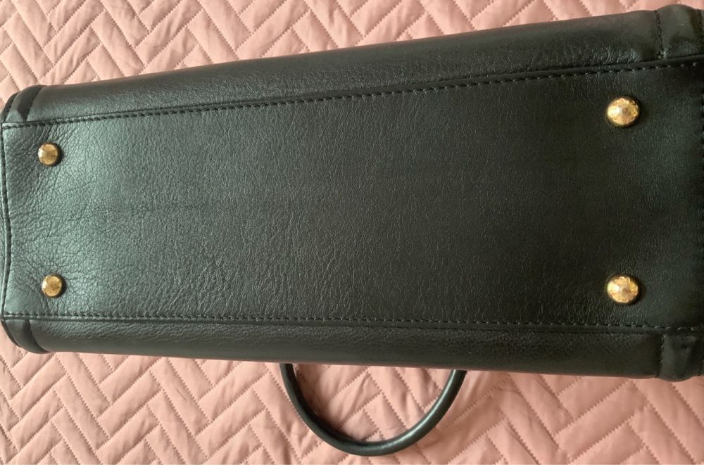 Klasyczna skórzana torba PRADA