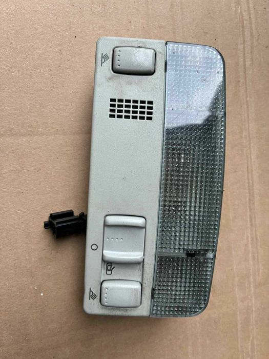 lampka podsufitki oświetlenie wnętrza vw passat b5 touran