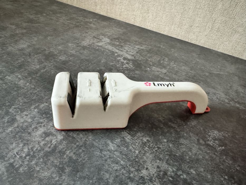 Точилка для ножей ручна