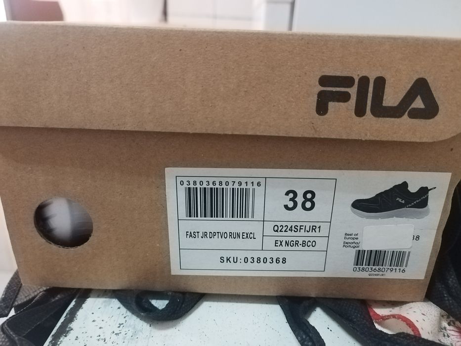 Vendo tênis da Fila novos