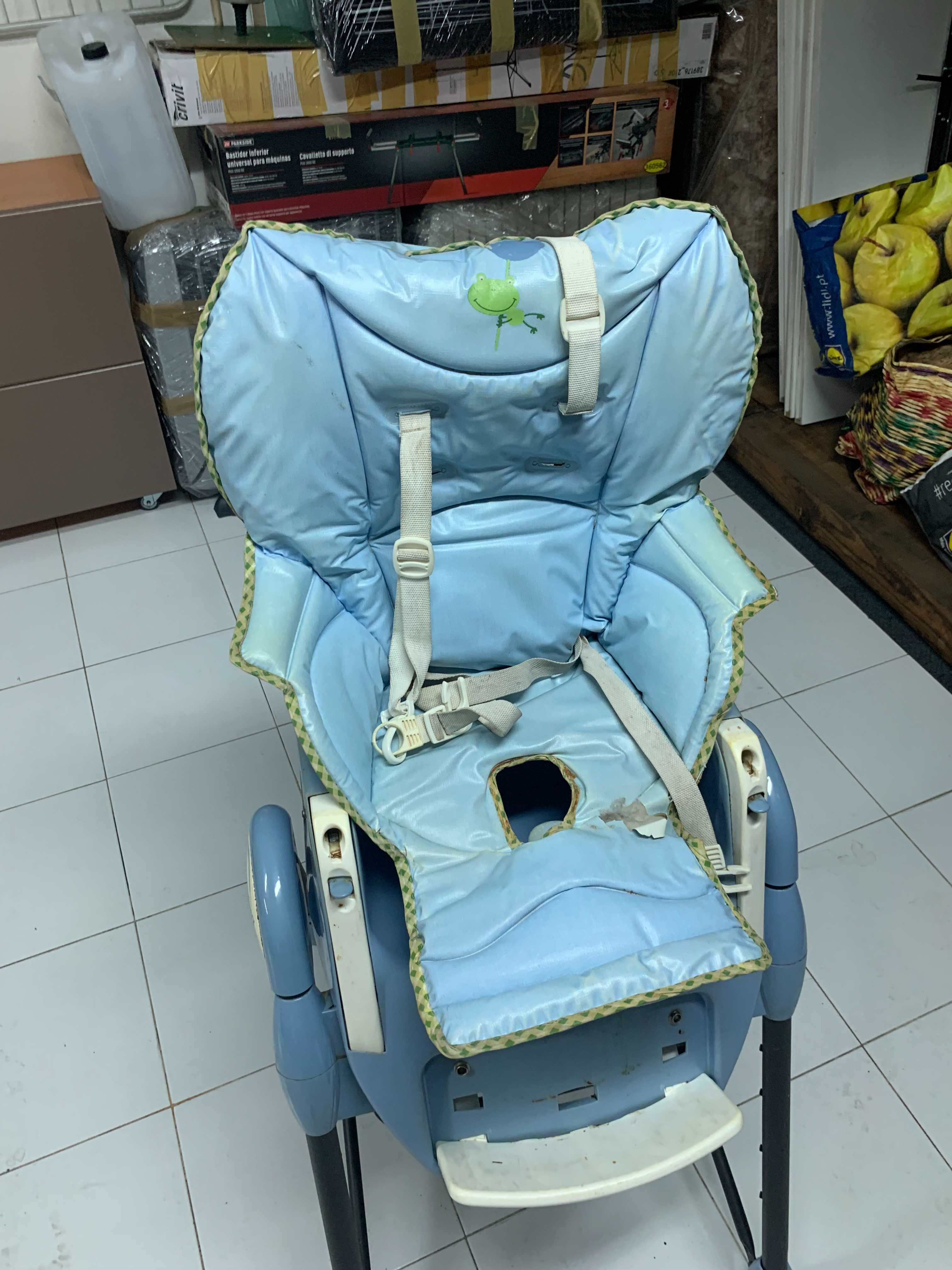 cadeira de bebe de comer usada