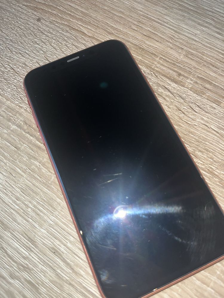 Iphone XR w swietnym stanie [w zestawie z etui i ladowarką oryginalną]