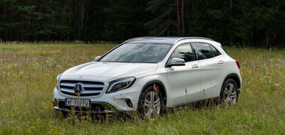 Mercedes GLA dach panoramiczny