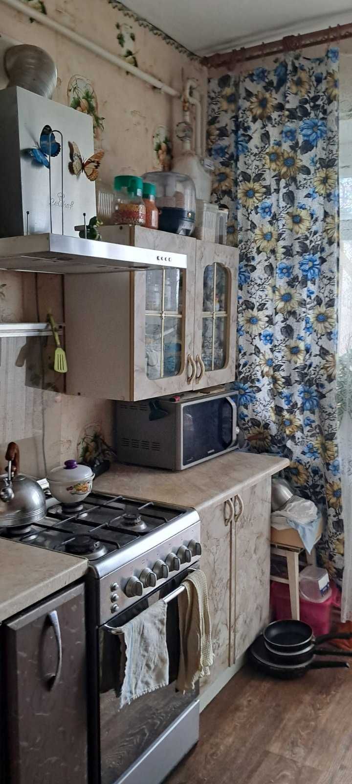 Продаю 2кімнатну квартиру 2й поверх з Гаражем та Дачою