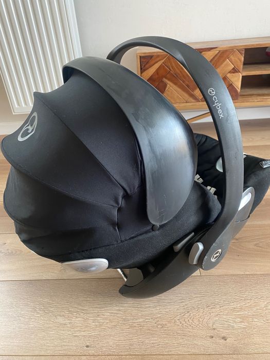 Fotelik samochodowy Cybex Cloud Q  + bazy