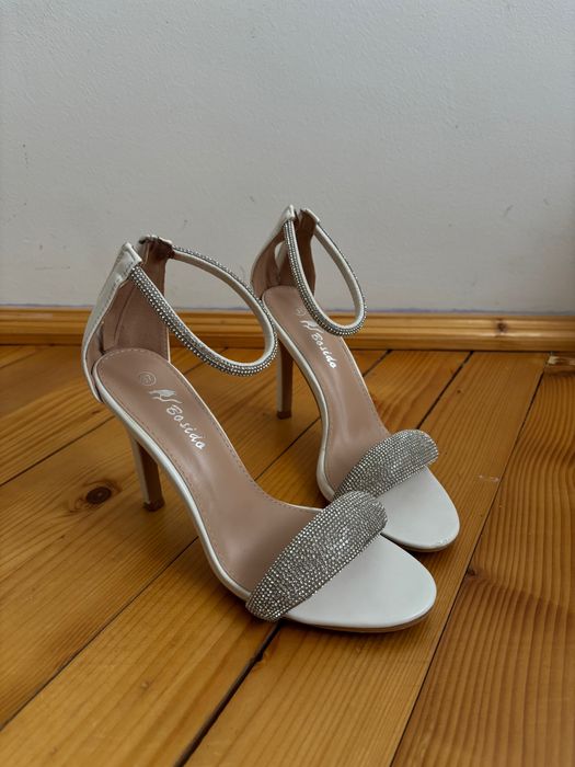 Білі підбори 37 розмір