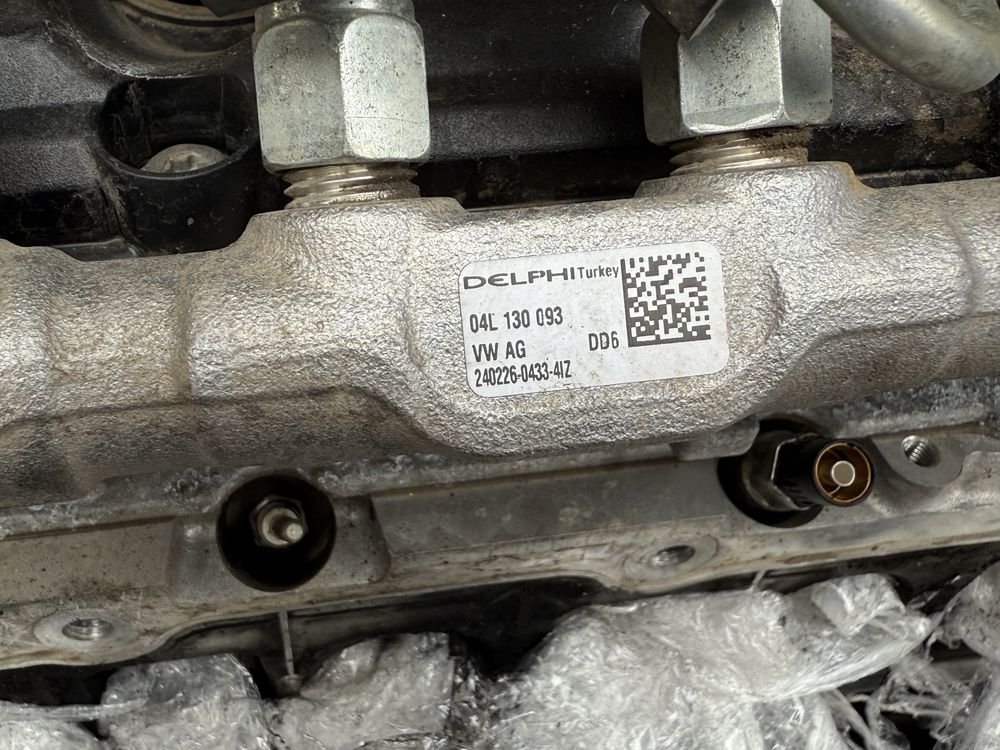 Паливна рампа з датчиком vw T6.1 2.0 diesel 04l130093