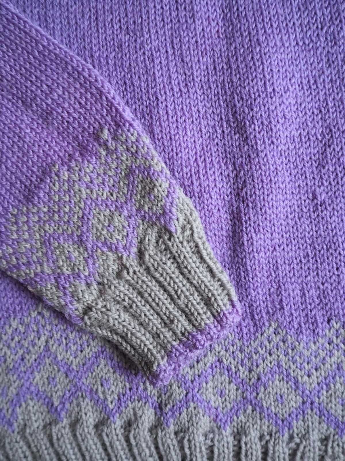 Sweter w kwiaty Rękodzieło 110/116 wełna