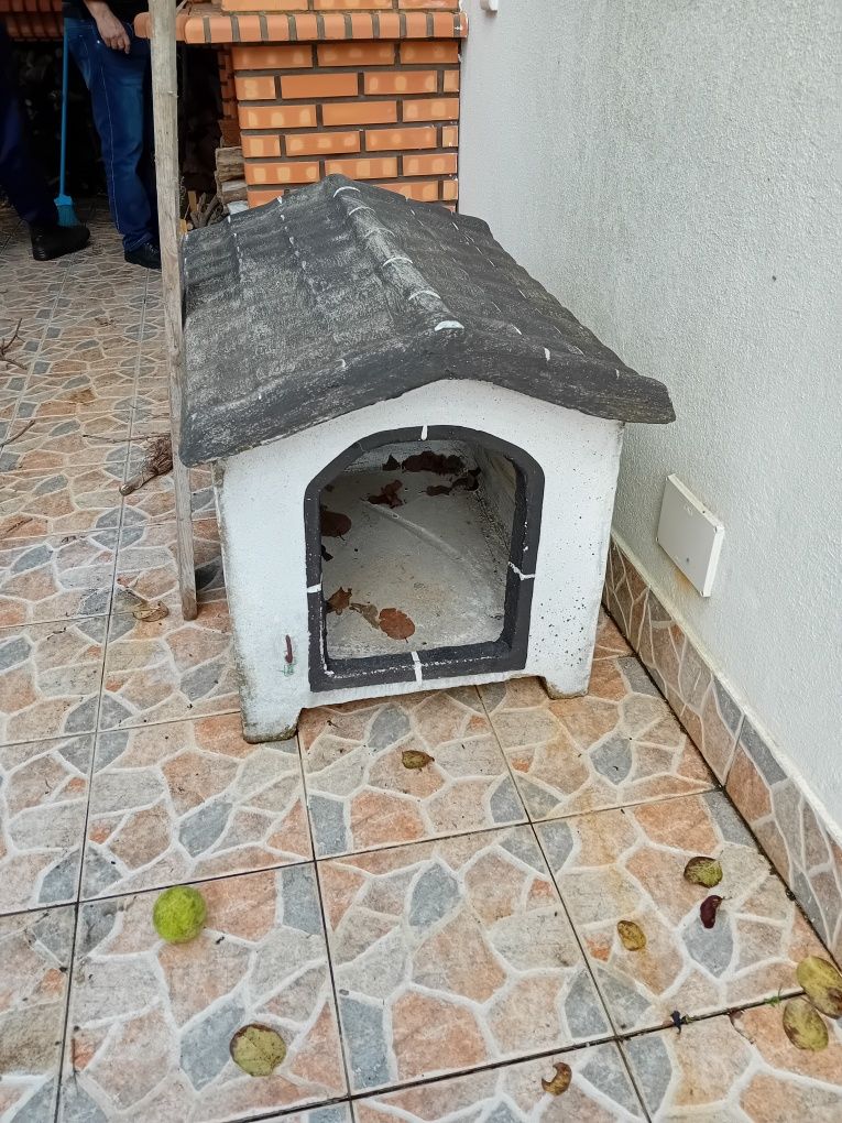 Casota de pedra de cão para exterior