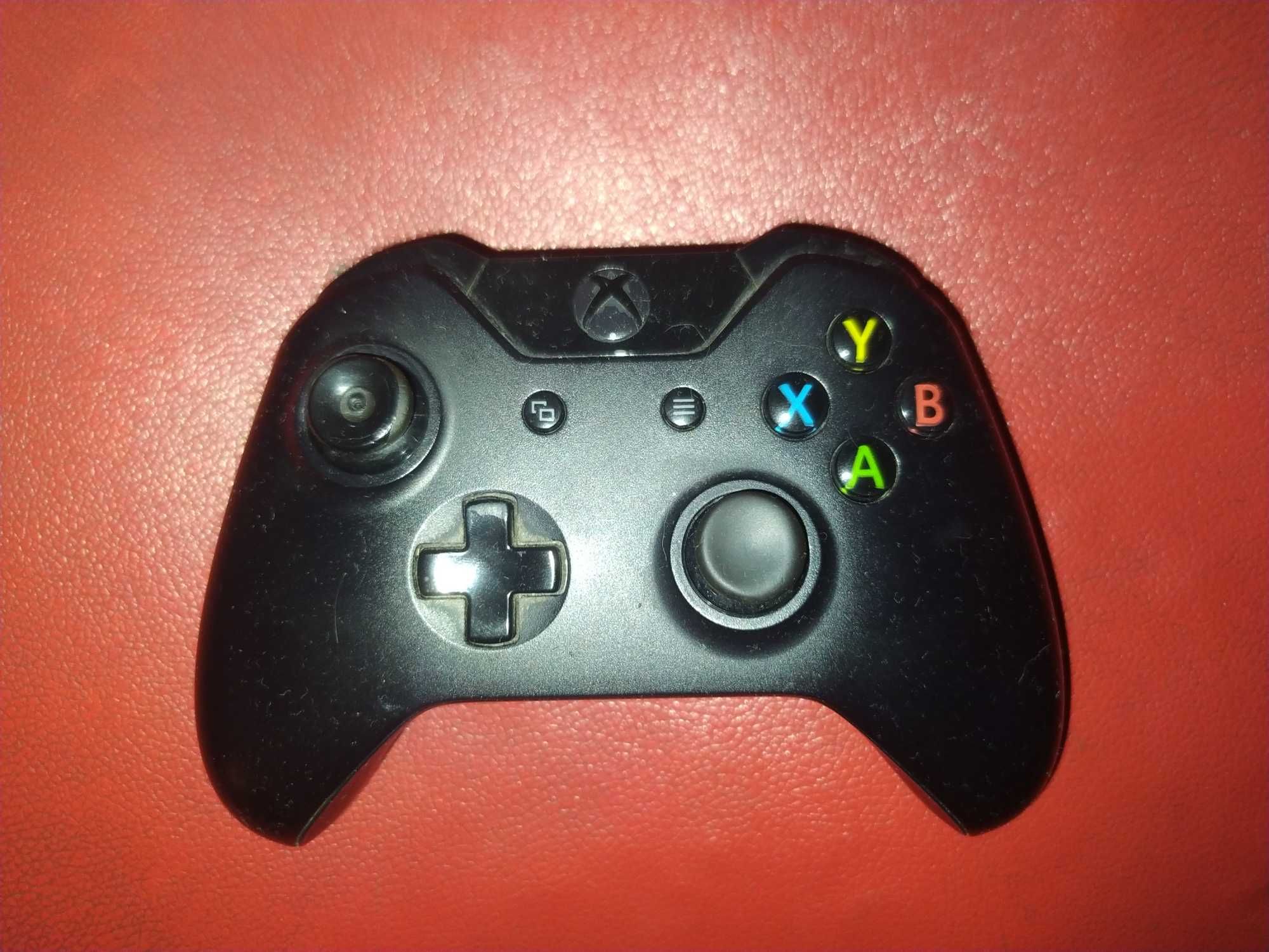 Vendo Xbox One com 1 comando e mais 12 jogos