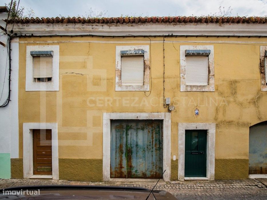 Dois Prédios para Reabilitar no Centro de Sousel - Uma Oportunidade...