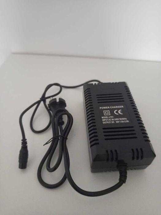 VBESTLIFE 36V  ładowarka akumulatorów LT01