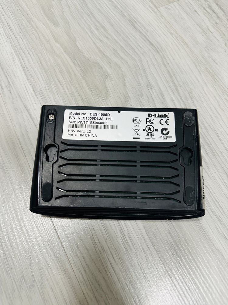 Комутатор SWITCH D-LINK DES-1005D