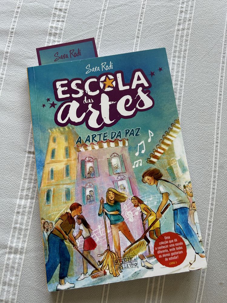 Livro “escola das artes” - novo