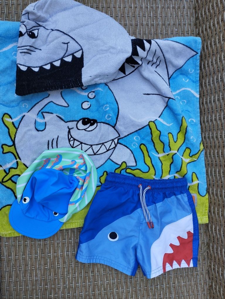 Ręcznik ponczo spodenki do pływania  rekin czapka do wody r ,98/104