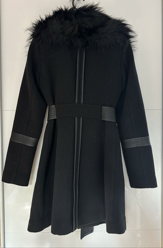 Płaszcz czarny Guess xs