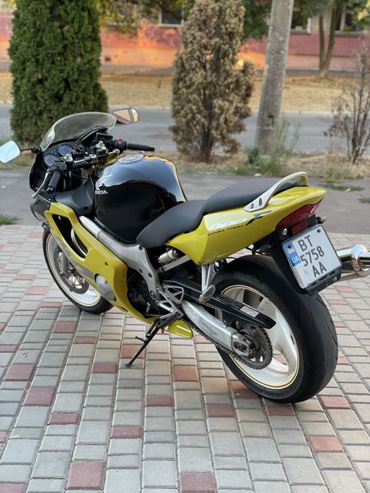 Продам Honda CBR 600 f4