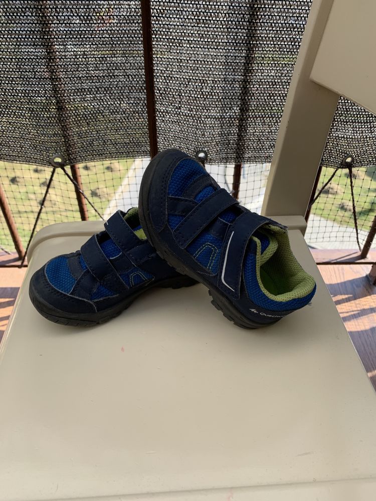 Buty chłopięce Quechua z Decathlon. Wkładka 15 cm