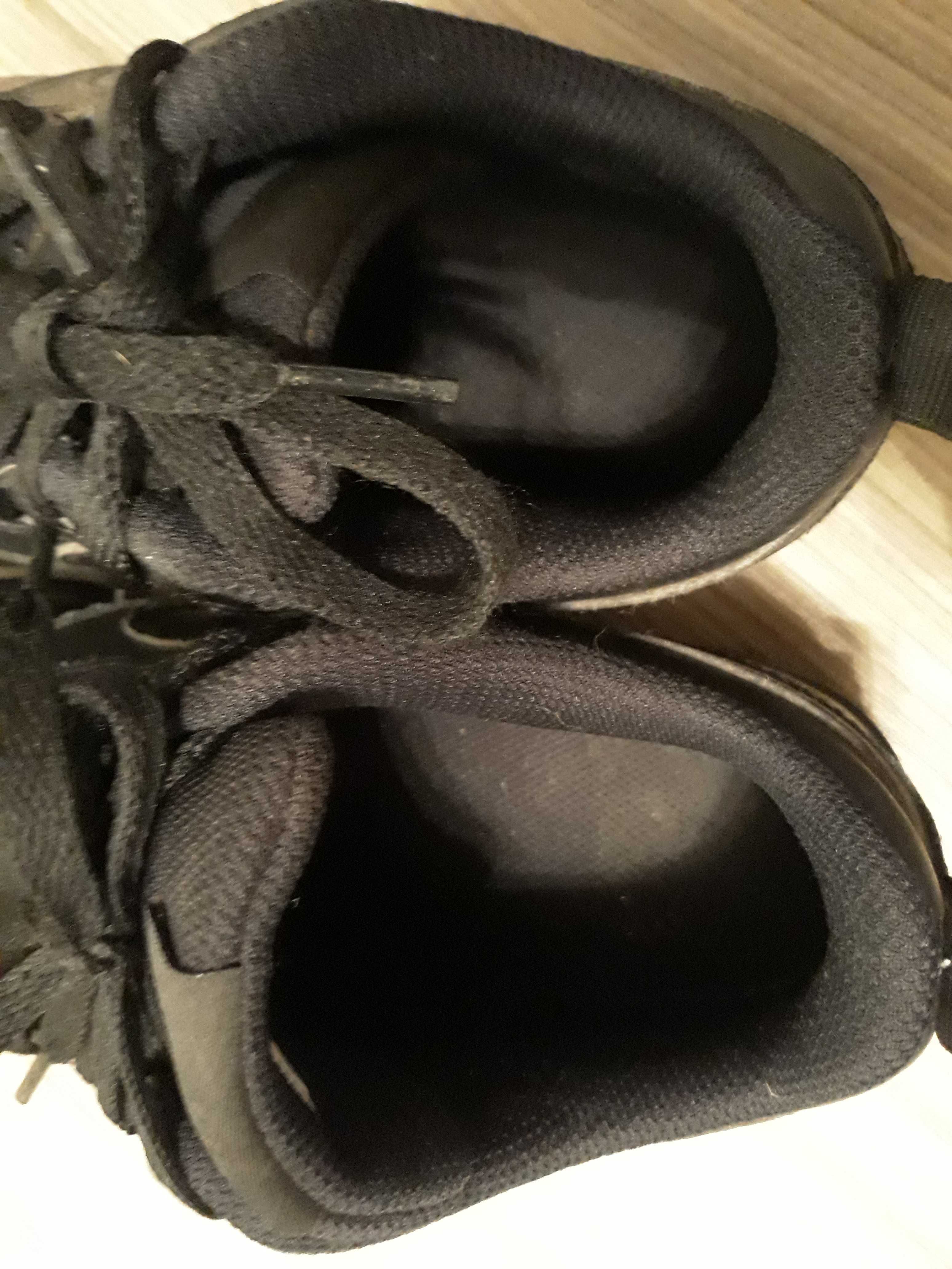 Buty Nike czarne klasyczne skórka rozm.38 dł wkładki 24 cm.