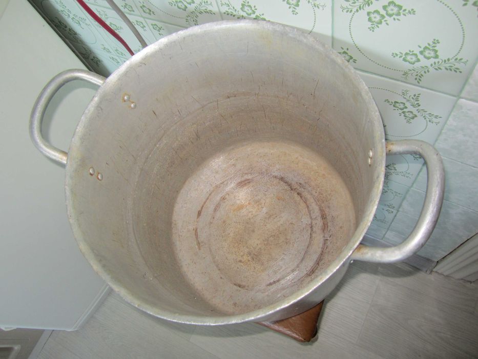 Кастрюля алюминиева 30 и 30 л с крышкой СССР