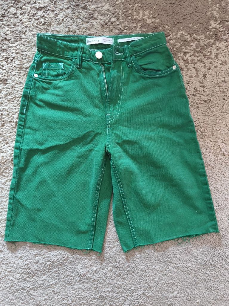 Zielone szorty jeansowe jordsy Bershka
