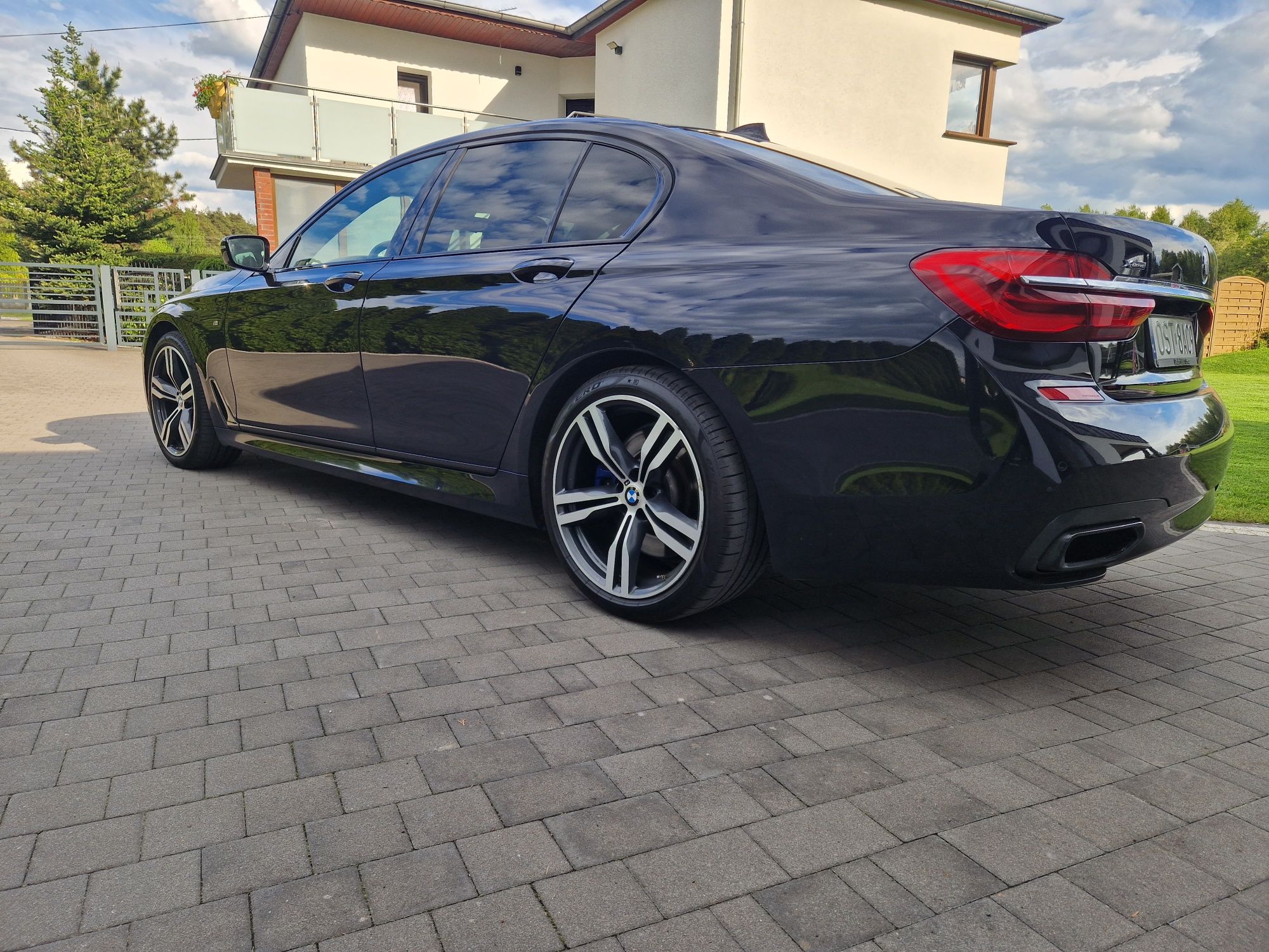 Bmw 750i polski salon bezwypadkowe M pakiet