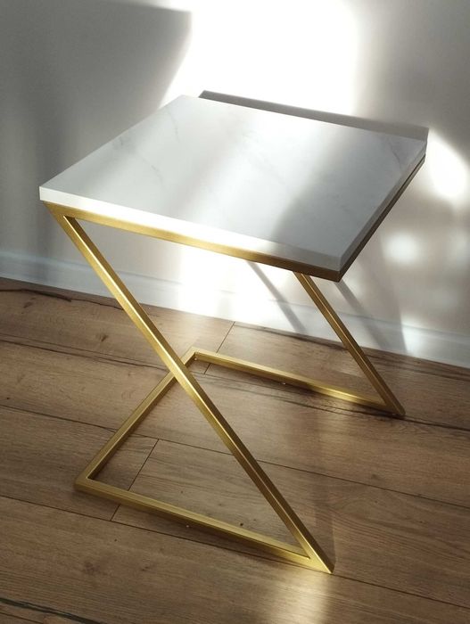 Stolik kawowy złoty biały blat stolik nocny boczny