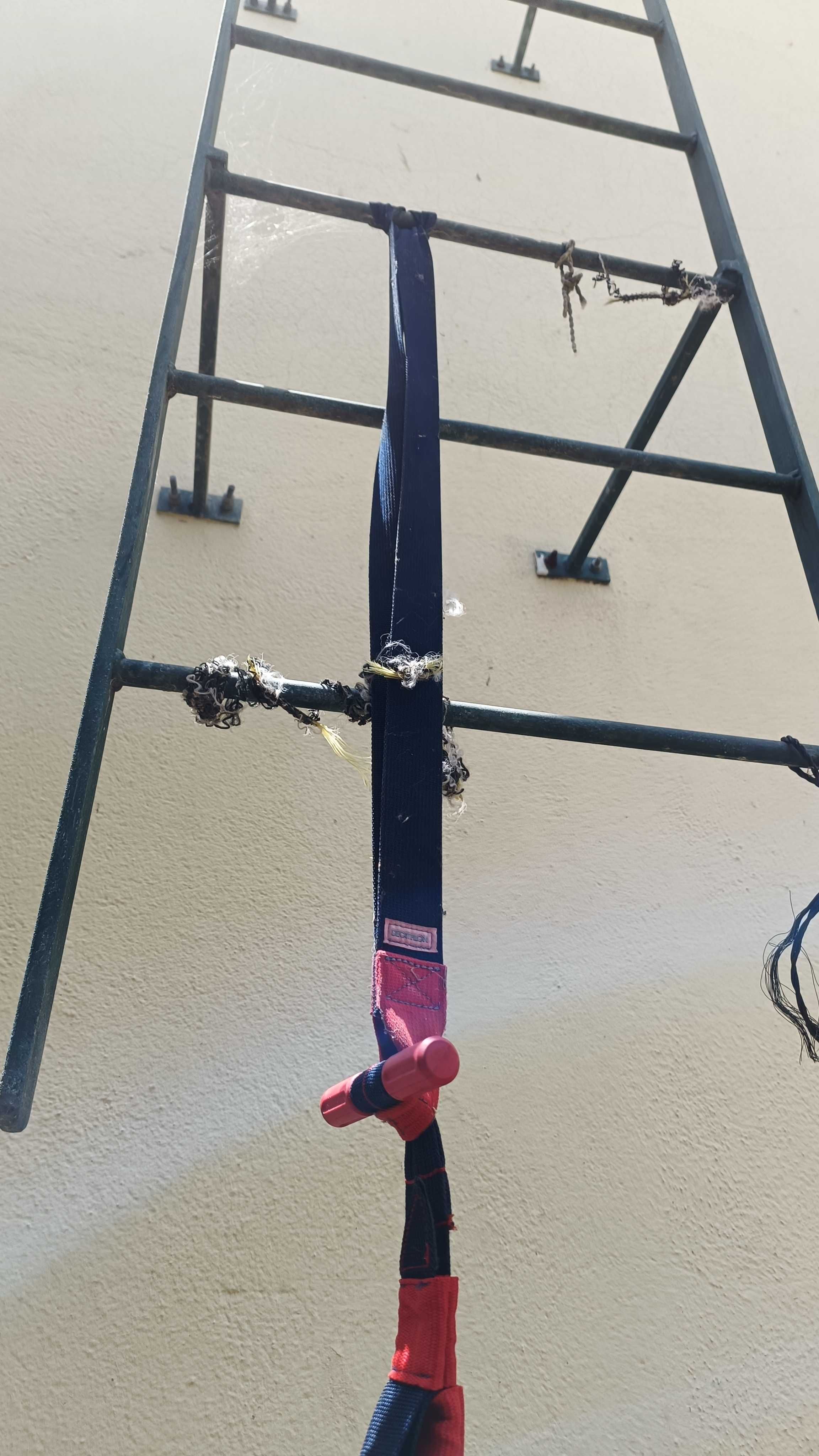 Equipamento de treino com suspensão