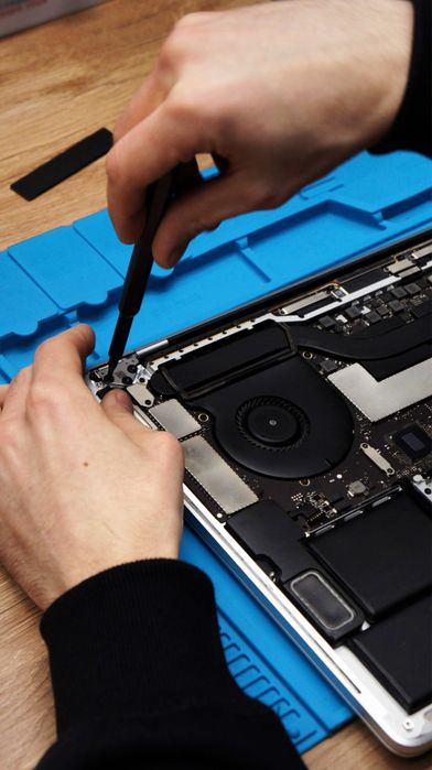 Заміна акумулятора, екрану, корпусу, розємів, динаміків у Ябко Одеса