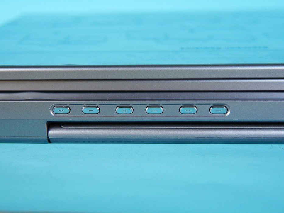 16-дюймовый портативный монитор с четырьмя экранами и разрешением 1080