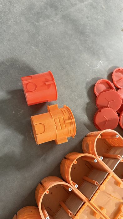 Zestaw puszek elektrycznych - komplet plus gratisy