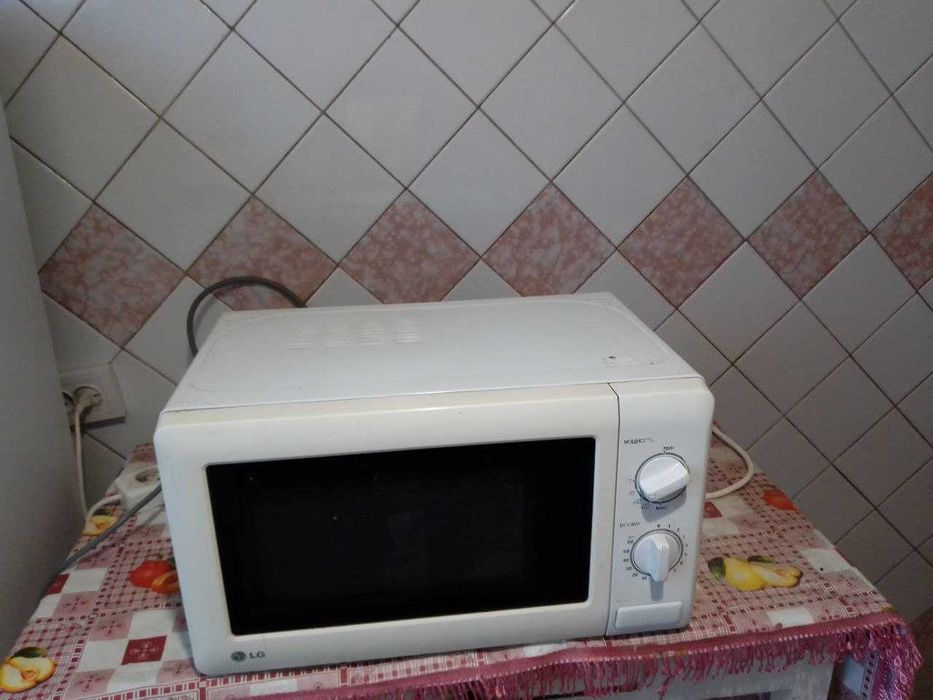 Продам микроволновую печь LG