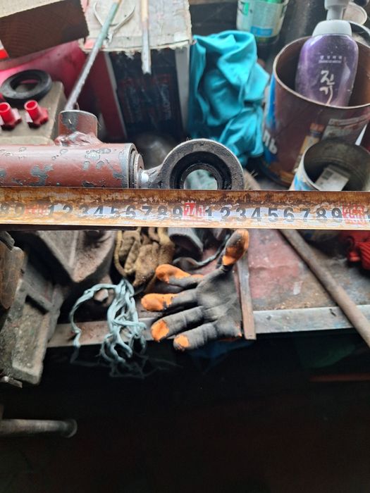 Гідроциліндр до трактора