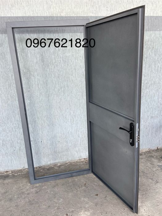 Вхідні металеві двері однолистові без утеплення