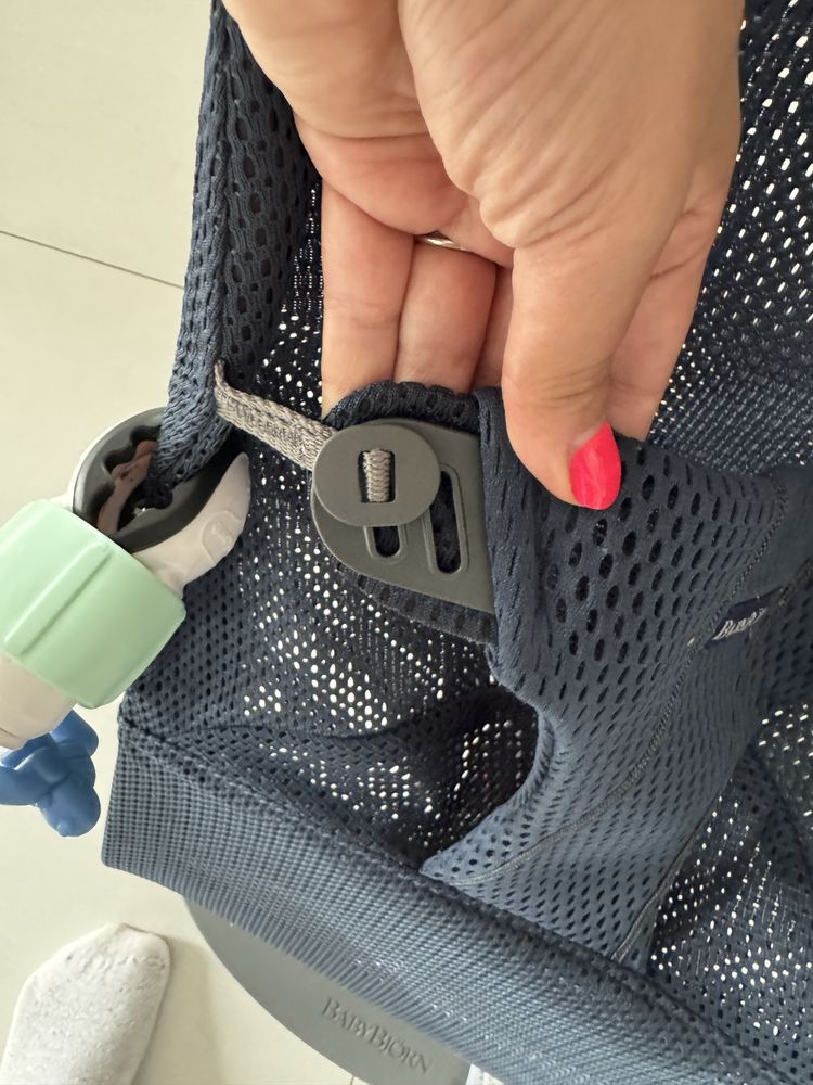 Lezaczek babybjorn jam nowy granatowy