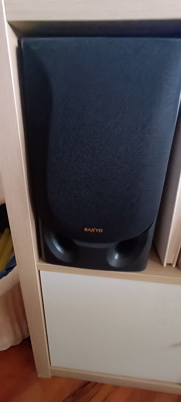 Colunas Sanyo em estado novo