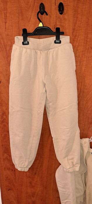 Dres beżowy c&a 146/152 stan bardzo dobry