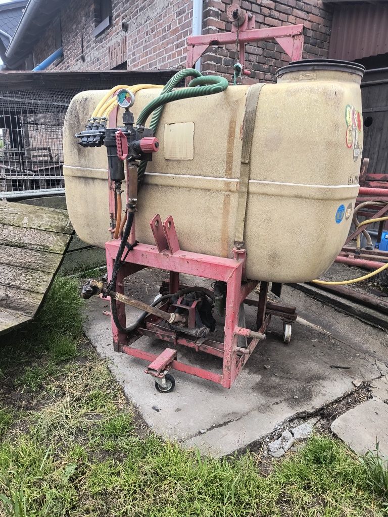 Opryskiwacz 600L Jacoby