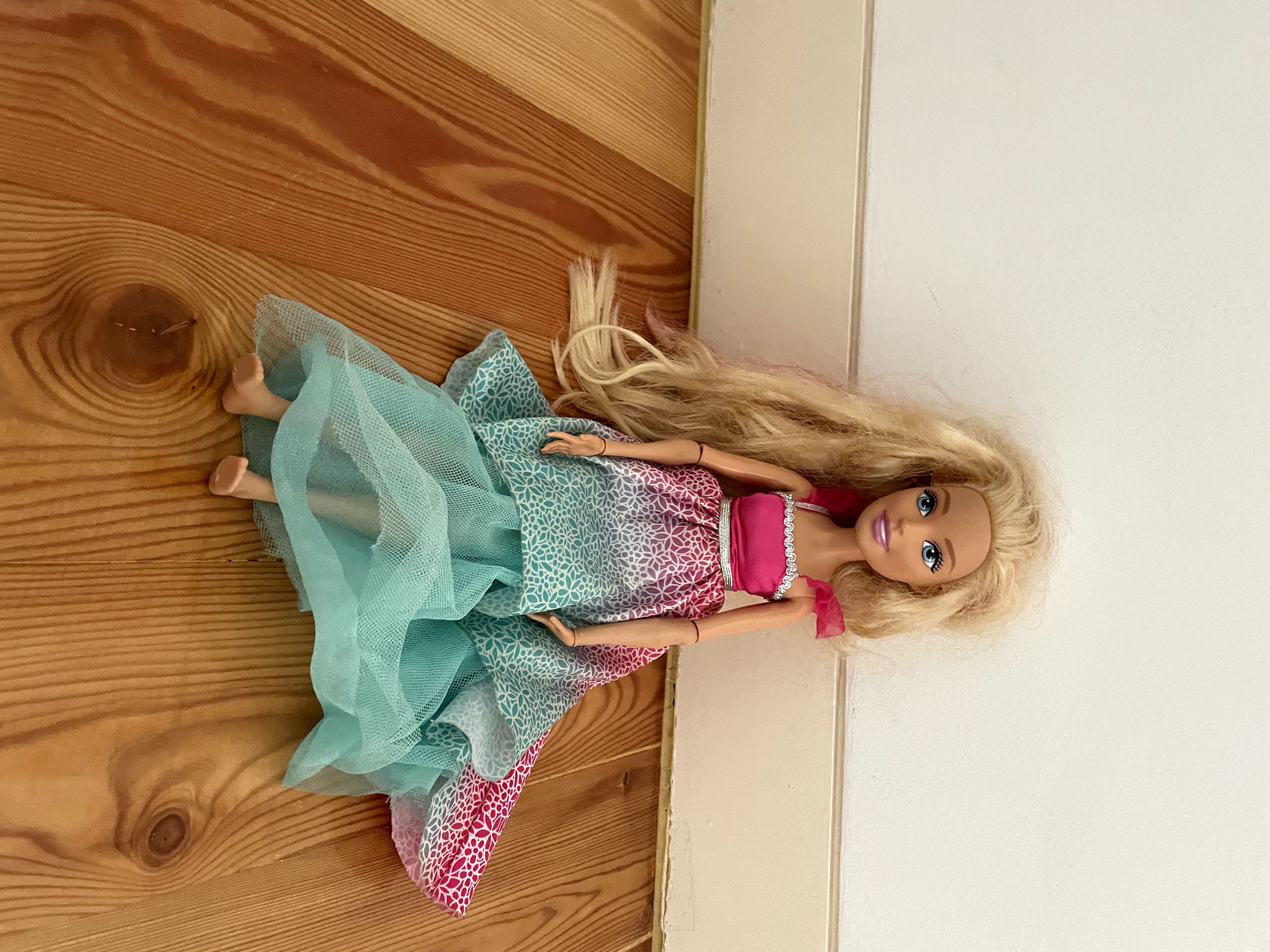 Boneca Barbie Articulada