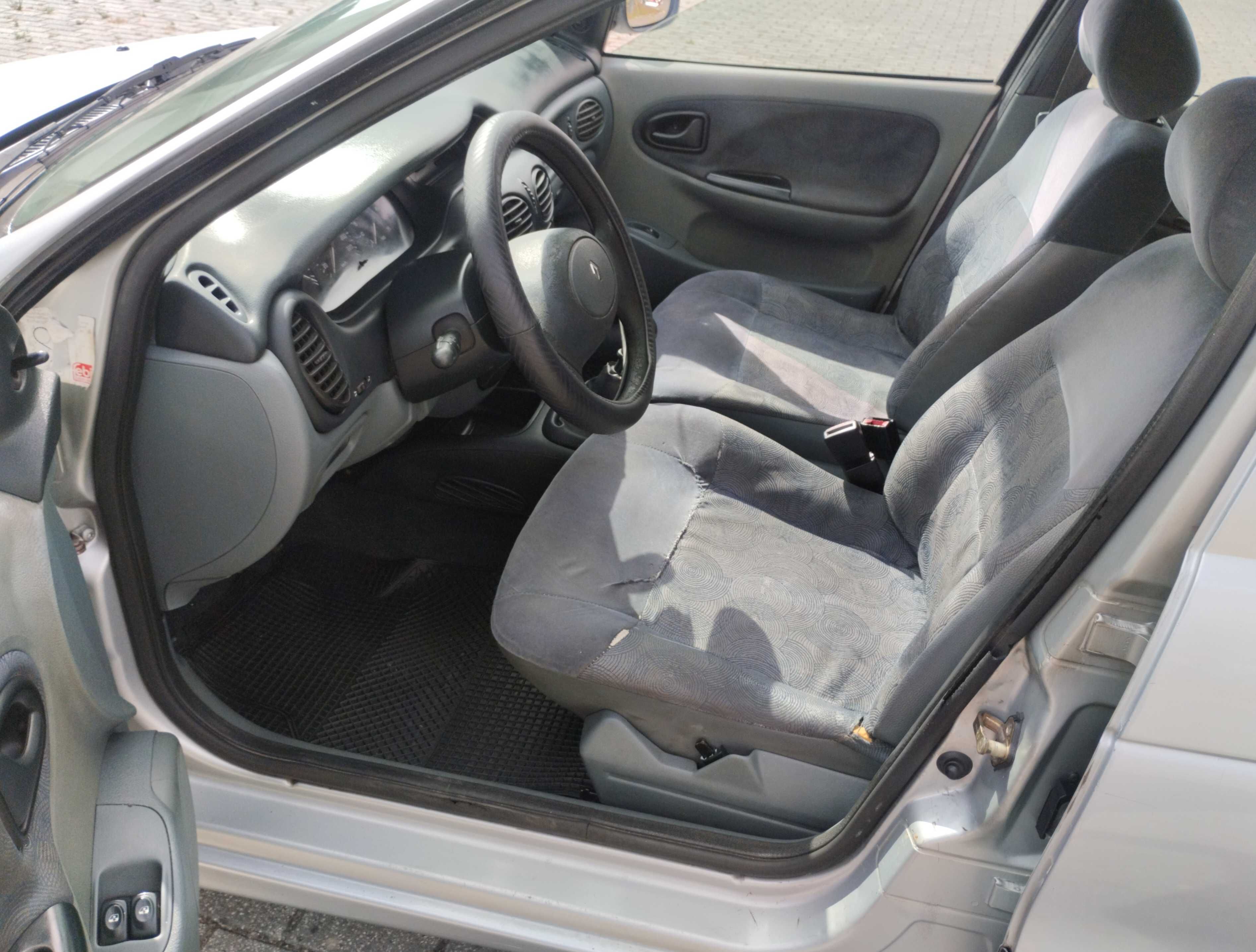 Renault Megane 1.9 DTi 5 lugares