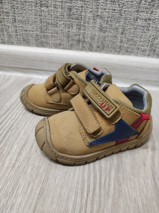 Дитячі  кросівки для найменших, оригінальні chicco 20 розмір.