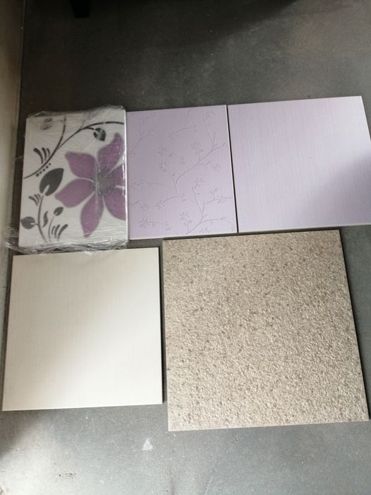 Sprzedam płytki ceramiczne  25 m2