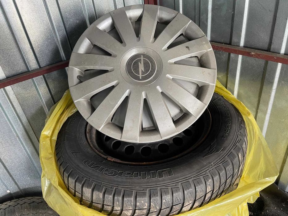 2 koła na zimowych oponach 185/65/R14 plus 4 kołpaki