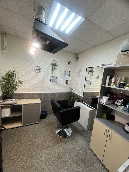 3300гр. Оренда перукарського крісла , а також майстра по кератину.