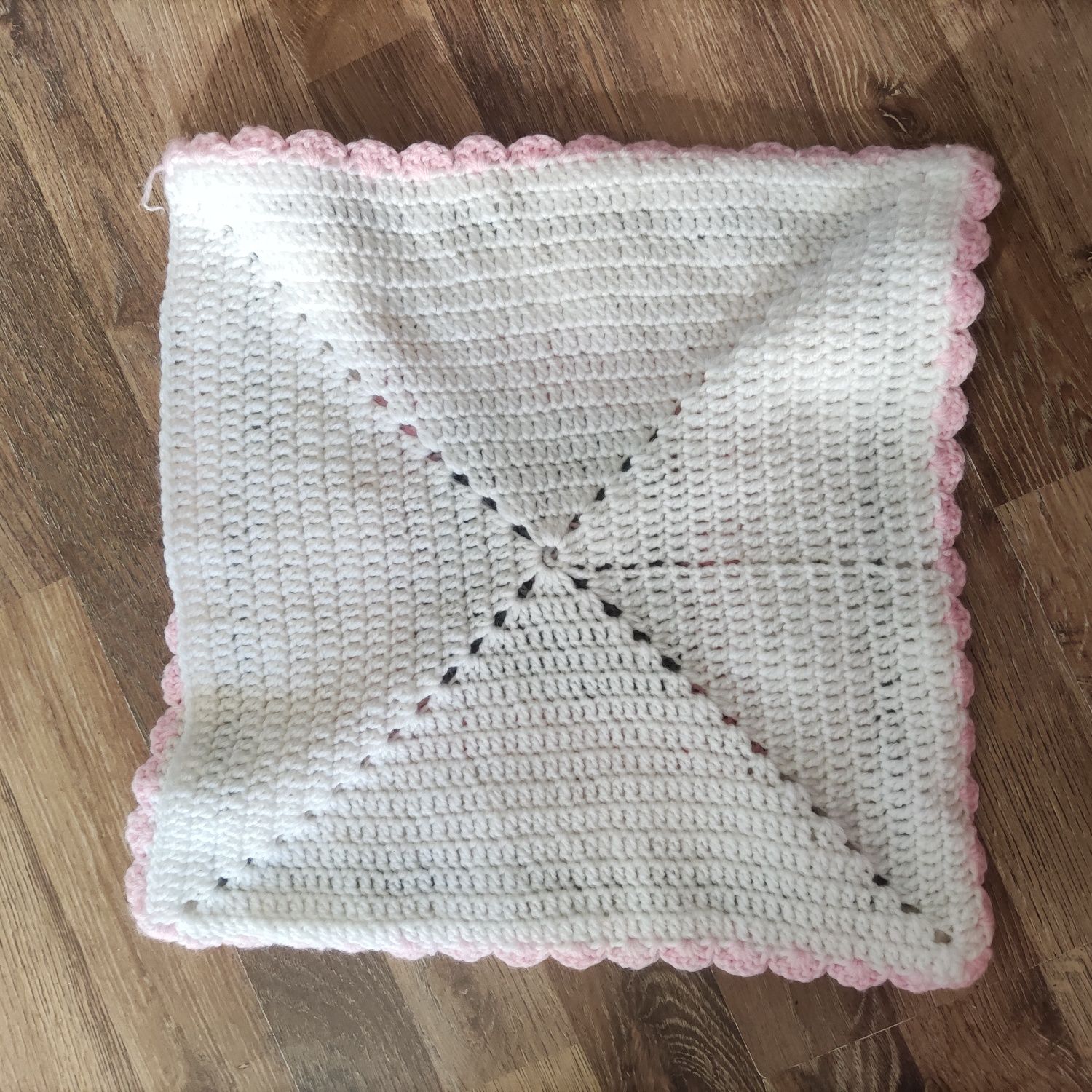 Poszewka na poduszkę Handmade rękodzieło. Element wystroju.