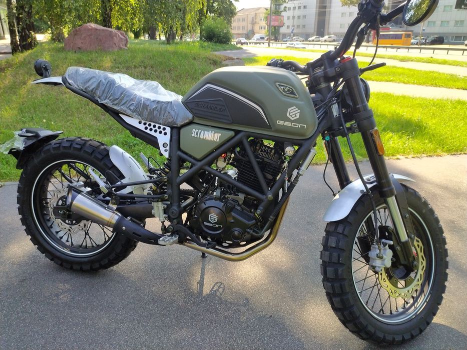 продам мотоцикл Geon Scrambler 250 чорний/зелений  2024