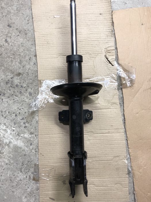 Амортизатор Рено передній Renault Duster 8200813791D